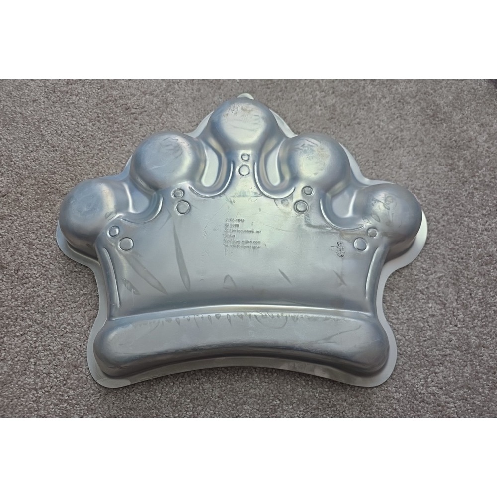 Wilton Animal Paw Print Cake Pan Baking Mold Dog Cat Lion 2105-015